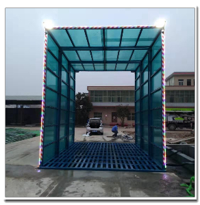 【全封閉洗車(chē)機(jī)】洛陽(yáng)偃師市4*4*4.8米全自動(dòng)工程洗輪機(jī)安裝